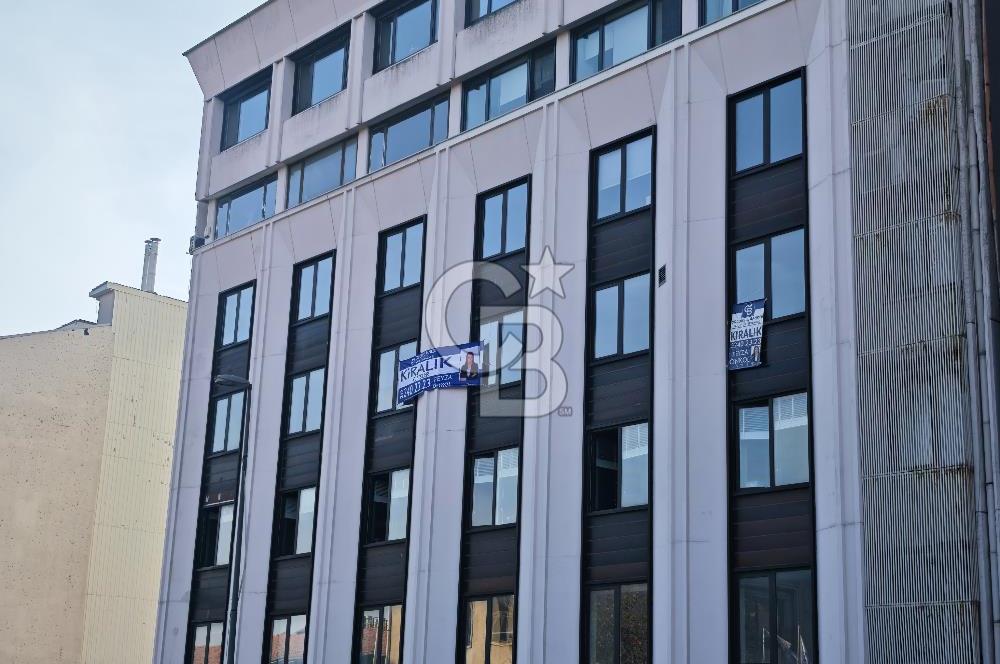 GÜMÜŞSUYU' NDA KDV AVANTAJLI 235M2 KİRALIK MAĞAZA