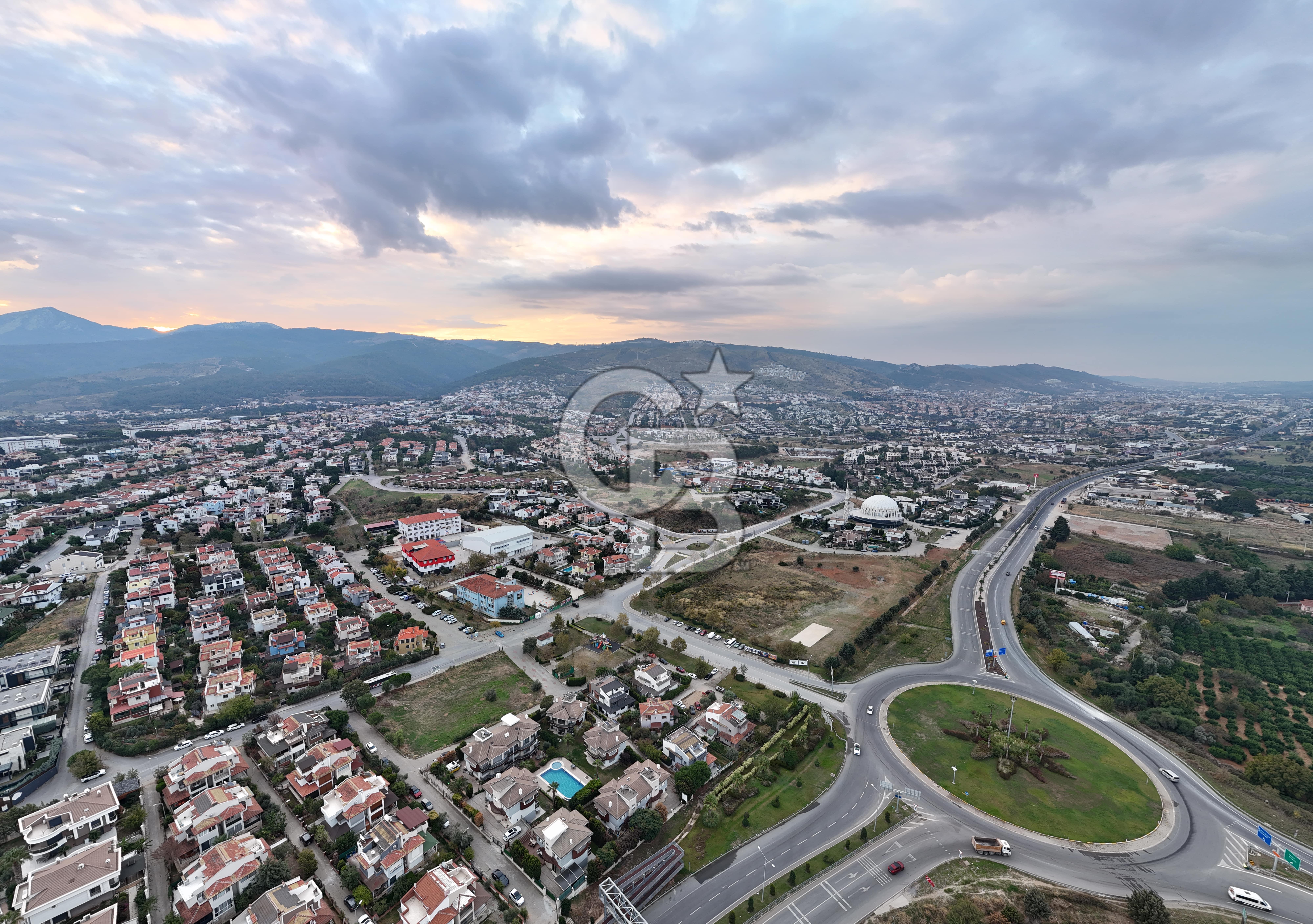 Kahramandere Bankacılar Sitesi Satılık 5+1 Bahçeli Villa