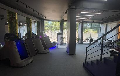 Salihli'de Cadde Üzerinde Satılık 250 m2 Köşe Dükkan