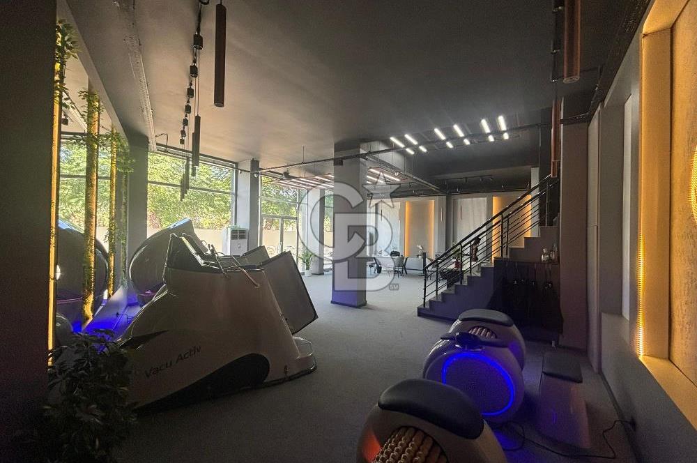 Salihli'de Cadde Üzerinde Satılık 250 m2 Köşe Dükkan