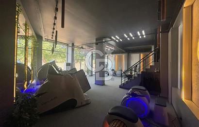 Salihli'de Cadde Üzerinde Satılık 250 m2 Köşe Dükkan