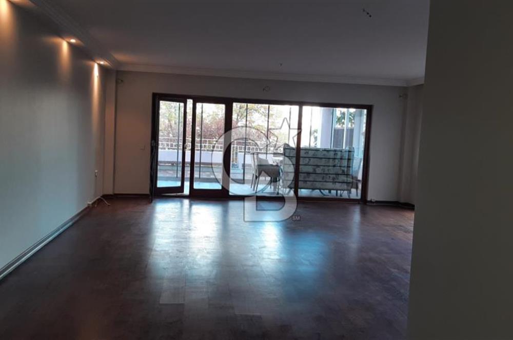 Gaziosmanpaşa Yamaçevler Sitesi'nde Teraslı Manzaralı 3,5+1 Kiralık Daire