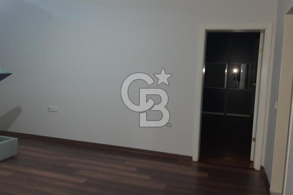Gaziosmanpaşa Yamaçevler Sitesi'nde Teraslı Manzaralı 3,5+1 Kiralık Daire
