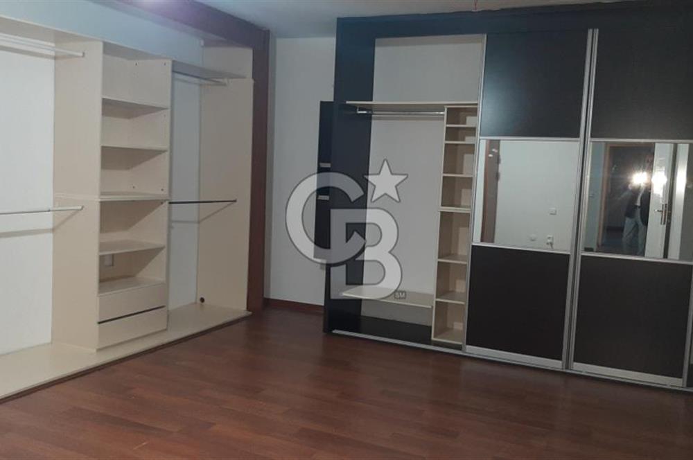 Gaziosmanpaşa Yamaçevler Sitesi'nde Teraslı Manzaralı 3,5+1 Kiralık Daire