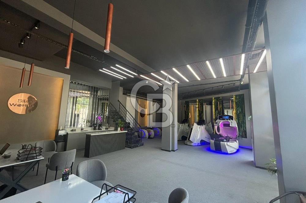 Salihli'de Cadde Üzerinde Satılık 250 m2 Köşe Dükkan