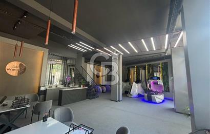 Salihli'de Cadde Üzerinde Satılık 250 m2 Köşe Dükkan