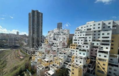 Gaziosmanpaşa Yamaçevler Sitesi'nde Teraslı Manzaralı 3,5+1 Kiralık Daire