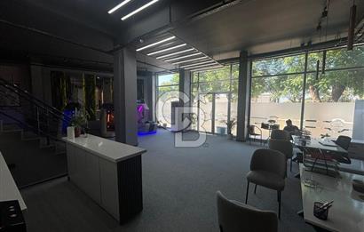 Salihli'de Cadde Üzerinde Satılık 250 m2 Köşe Dükkan