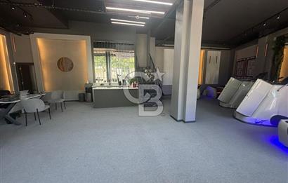 Salihli'de Cadde Üzerinde Satılık 250 m2 Köşe Dükkan