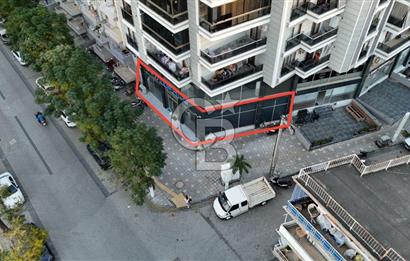 Salihli'de Cadde Üzerinde Satılık 250 m2 Köşe Dükkan