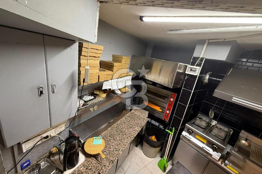 Kadıköy Merkezde İşlek Konumda 12 Yıllık Markalı Devren İşletme