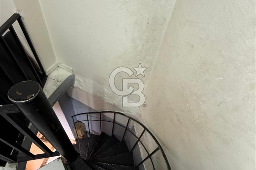 Kadıköy Merkezde İşlek Konumda 12 Yıllık Markalı Devren İşletme