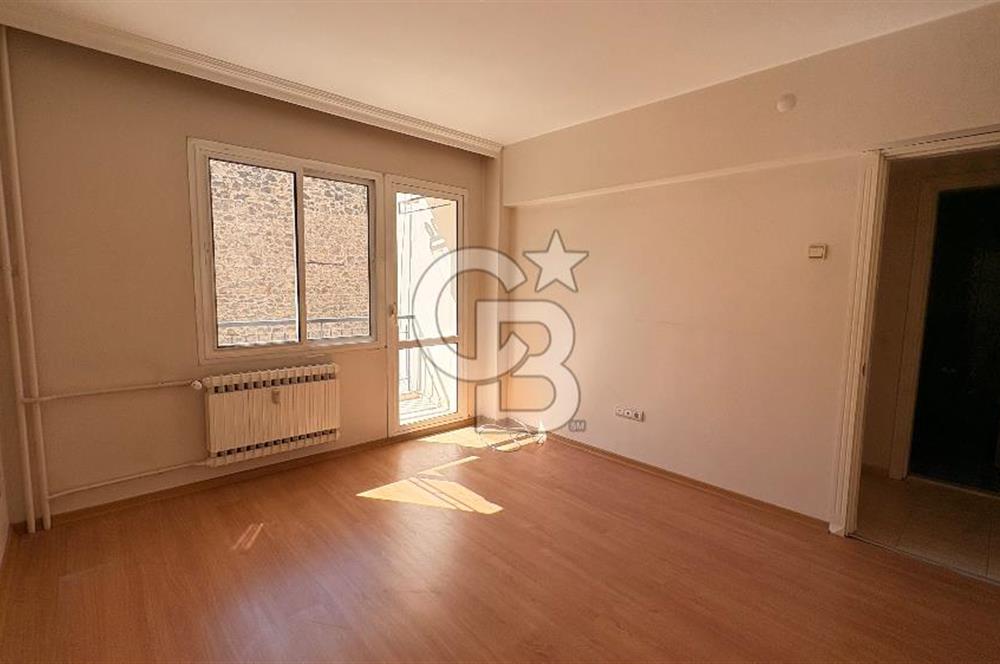 Küçükyalı Cadde Üzeri 4+1 Kiralık Daire