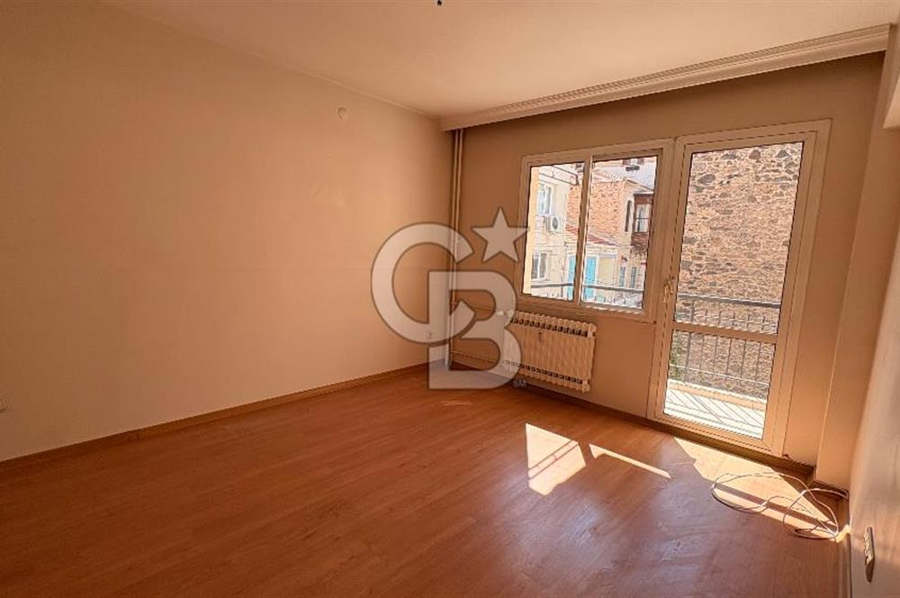 Küçükyalı Cadde Üzeri 4+1 Kiralık Daire