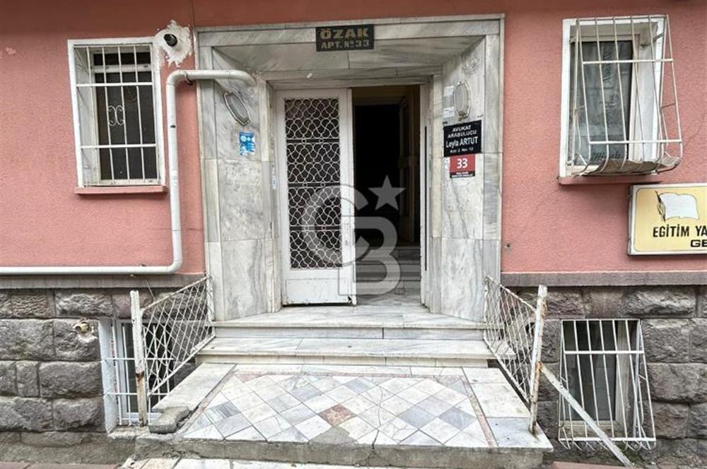 MERKEZİ KONUM 1,5 +1 YAPILI ARSA PAYI YÜKSEK OTOPARKLI DAİRE