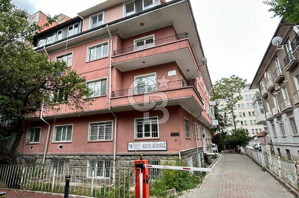MERKEZİ KONUM 1,5 +1 YAPILI ARSA PAYI YÜKSEK OTOPARKLI DAİRE