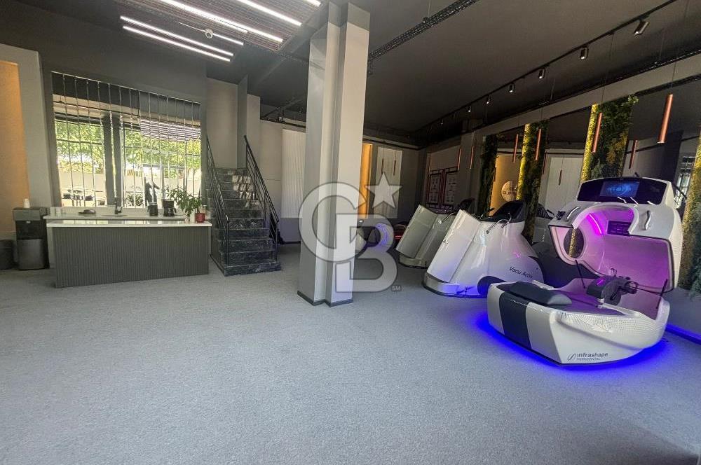 Salihli'de Cadde Üzerinde Satılık 250 m2 Köşe Dükkan