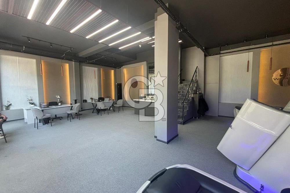 Salihli'de Cadde Üzerinde Satılık 250 m2 Köşe Dükkan