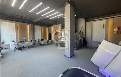 Salihli'de Cadde Üzerinde Satılık 250 m2 Köşe Dükkan