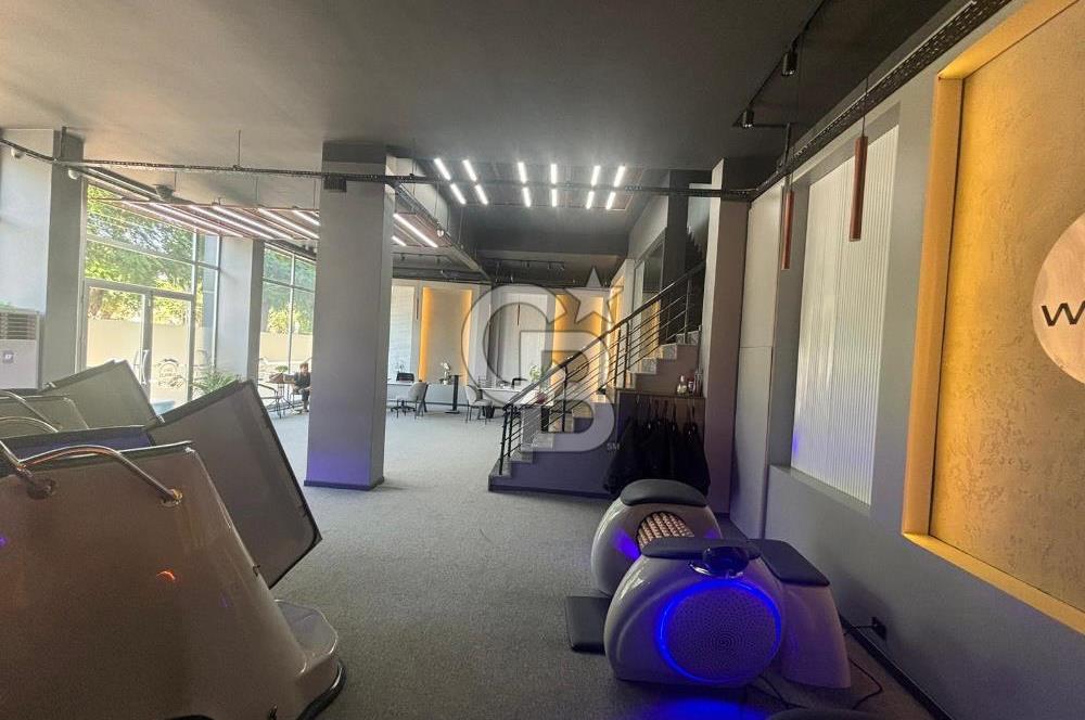 Salihli'de Cadde Üzerinde Satılık 250 m2 Köşe Dükkan