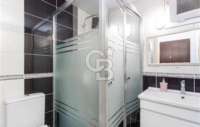 Yenifoça Havuzlu Site İçerisinde Satılık Geniş 1+1 Daire