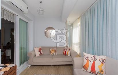 Yenifoça Havuzlu Site İçerisinde Satılık Geniş 1+1 Daire