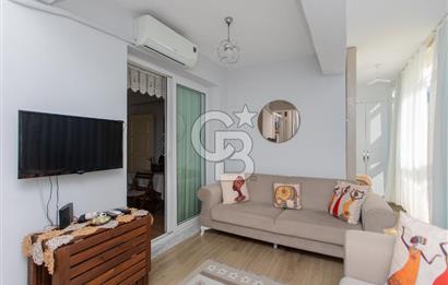 Yenifoça Havuzlu Site İçerisinde Satılık Geniş 1+1 Daire