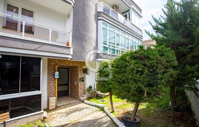 Yenifoça Havuzlu Site İçerisinde Satılık Geniş 1+1 Daire