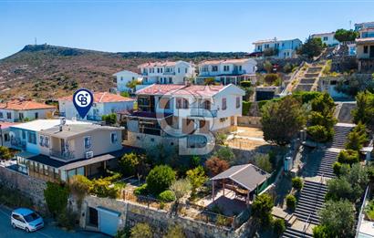 Foça Denizkentte Satılık Dubleks 4+1 Deniz Manzaralı Villa