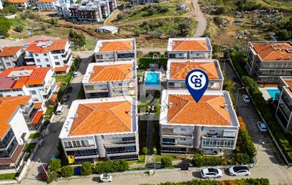 Yenifoça Havuzlu Site İçerisinde Satılık Geniş 1+1 Daire