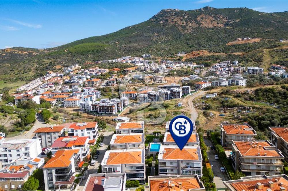 Yenifoça Havuzlu Site İçerisinde Satılık Geniş 1+1 Daire