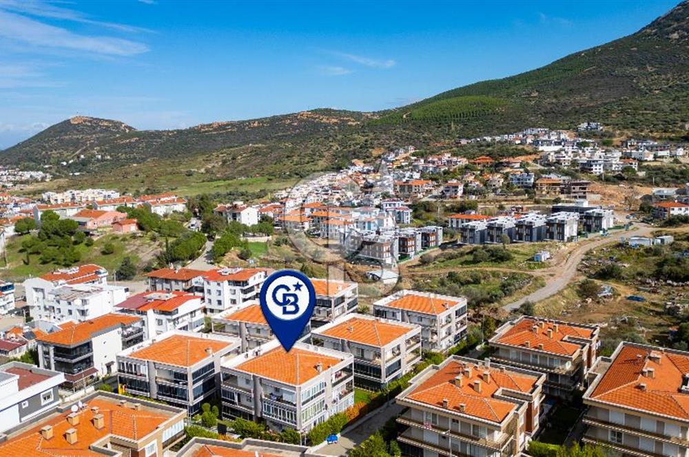 Yenifoça Havuzlu Site İçerisinde Satılık Geniş 1+1 Daire