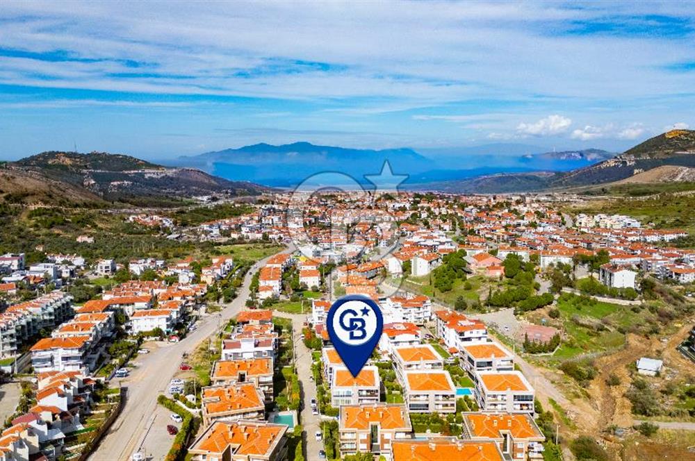 Yenifoça Havuzlu Site İçerisinde Satılık Geniş 1+1 Daire