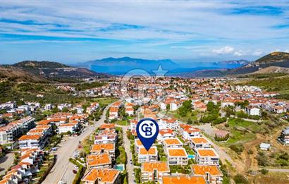 Yenifoça Havuzlu Site İçerisinde Satılık Geniş 1+1 Daire