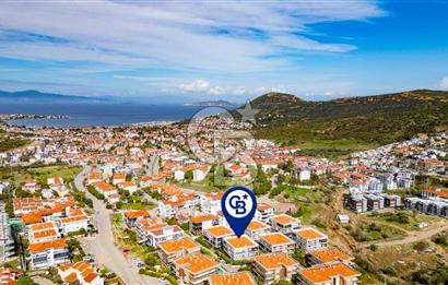 Yenifoça Havuzlu Site İçerisinde Satılık Geniş 1+1 Daire