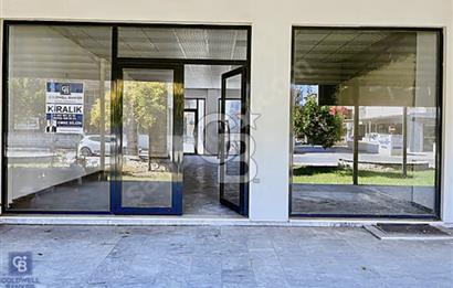 Muğla Milas İşlek Caddede İki Taraftan Yola Cepheli Geniş Dükkan