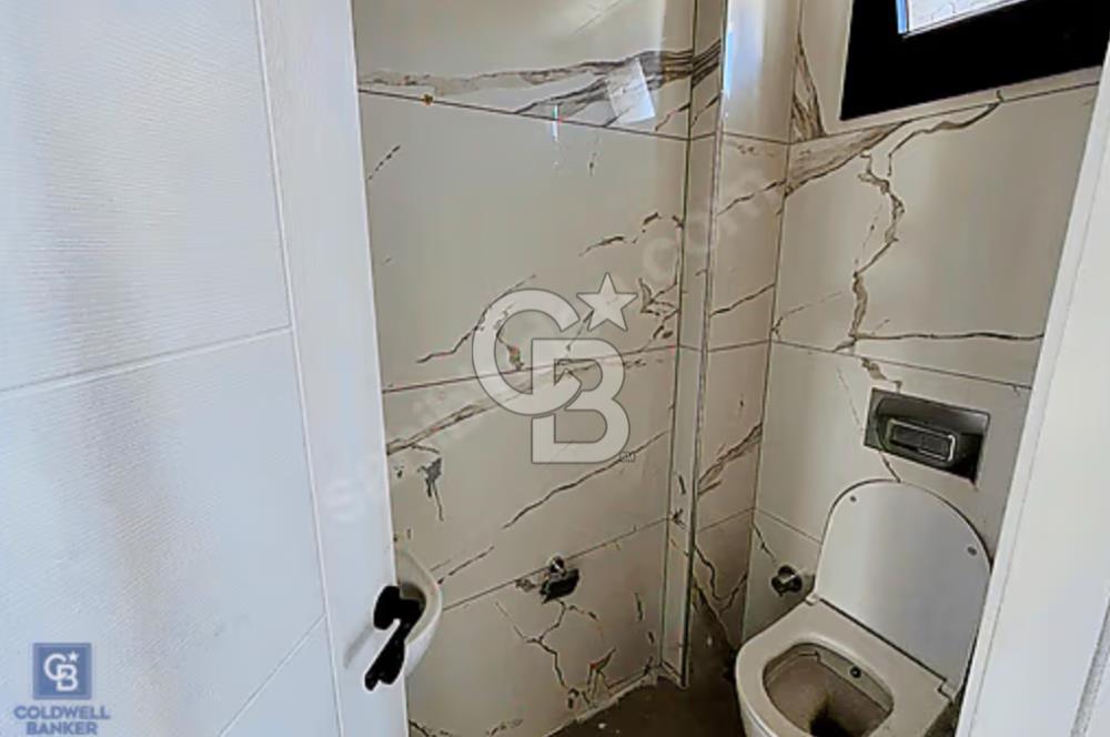 Muğla Milas İşlek Caddede İki Taraftan Yola Cepheli Geniş Dükkan