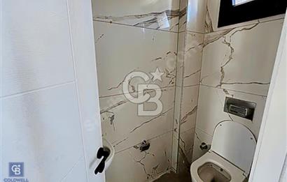 Muğla Milas İşlek Caddede İki Taraftan Yola Cepheli Geniş Dükkan