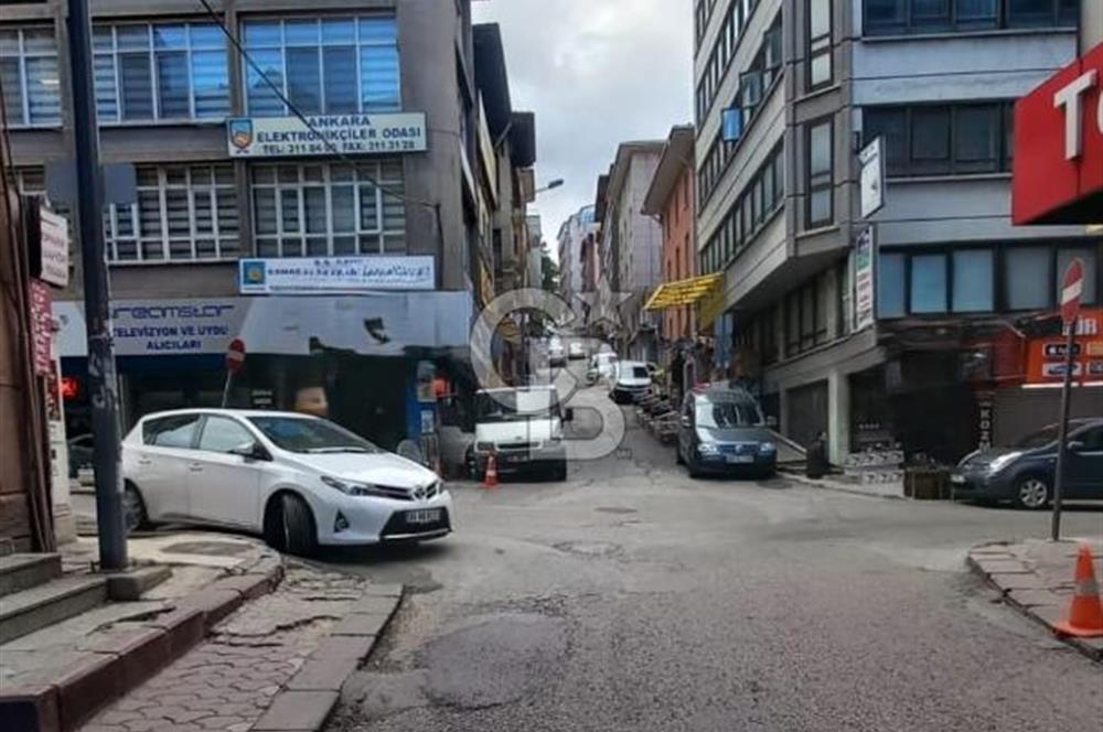 Ulus Konya Sokak Üzeri Satılık 3 Katlı Bina