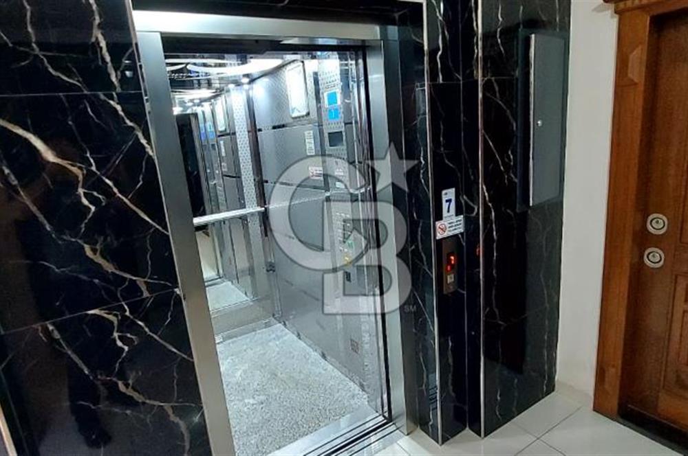 Kartal Petroliş Mah. Deniz manzaralı Lüx 3+1 Satılık