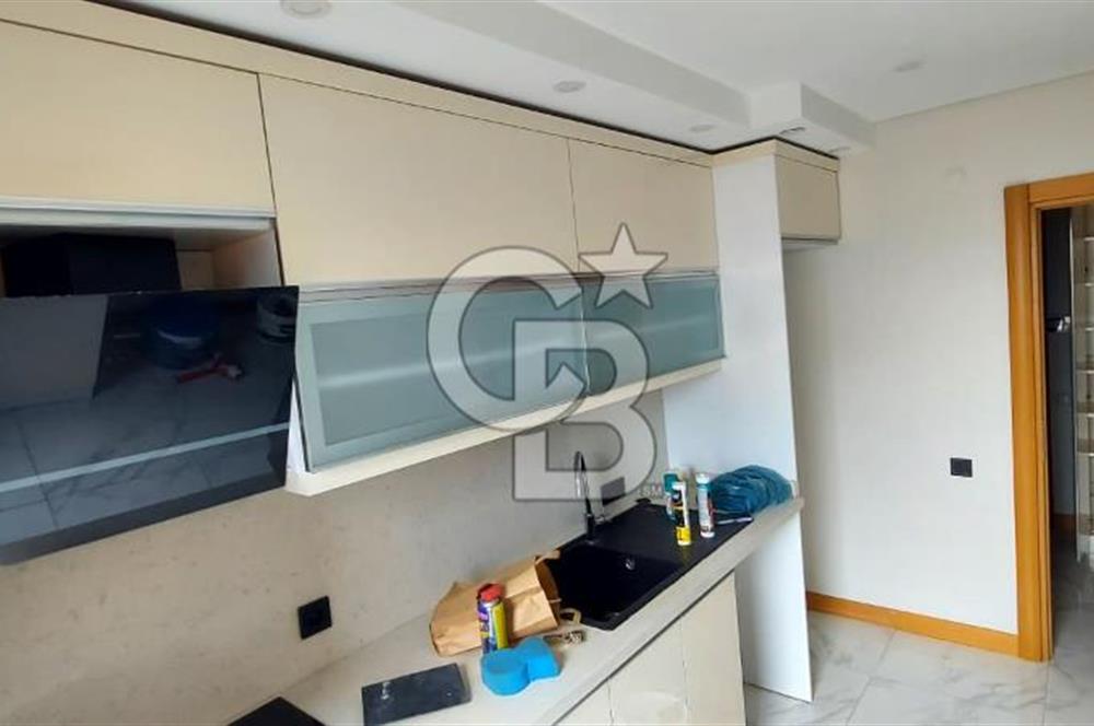 Kartal Petroliş Mah. Deniz manzaralı Lüx 3+1 Satılık