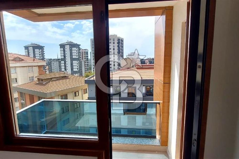 Kartal Petroliş Mah. Deniz manzaralı Lüx 3+1 Satılık