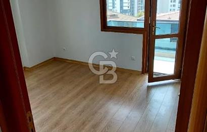 Kartal Petroliş Mah. Deniz manzaralı Lüx 3+1 Satılık