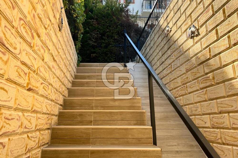 Foça Denizkentte Satılık Dubleks 4+1 Deniz Manzaralı Villa