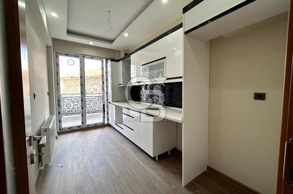 Manisa Muradiyede 2+1 Asansörlü Kapalı Otoparklı Sıfır Daire