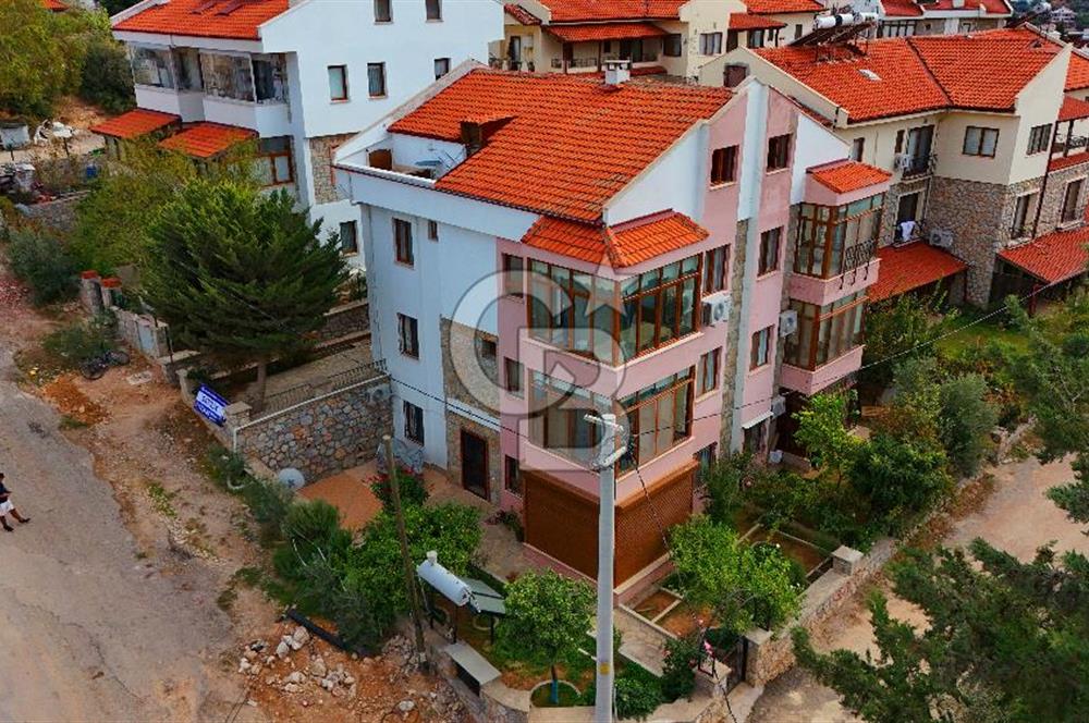 Datça — TAM MERKEZDE, BAHÇELİ & KAPALI BALKONLU 1+1 SATILIK DAİRE
