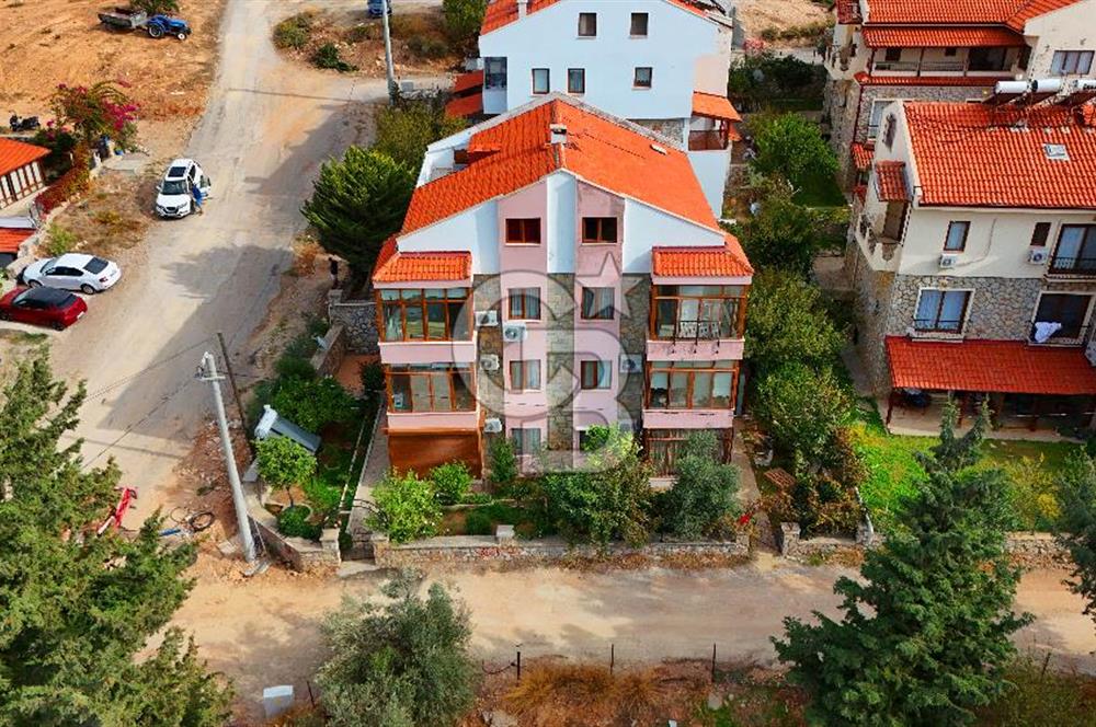 Datça — TAM MERKEZDE, BAHÇELİ & KAPALI BALKONLU 1+1 SATILIK DAİRE