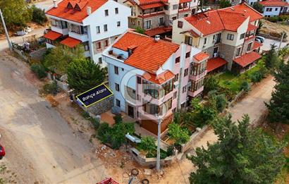 Datça — TAM MERKEZDE, BAHÇELİ & KAPALI BALKONLU 1+1 SATILIK DAİRE