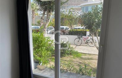 Tatil Huzurunda Denize Sıfır Kiralık Daire