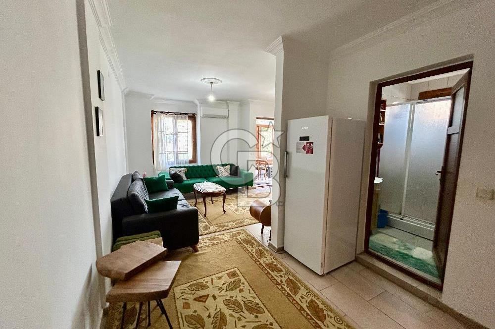 Datça — TAM MERKEZDE, BAHÇELİ & KAPALI BALKONLU 1+1 SATILIK DAİRE